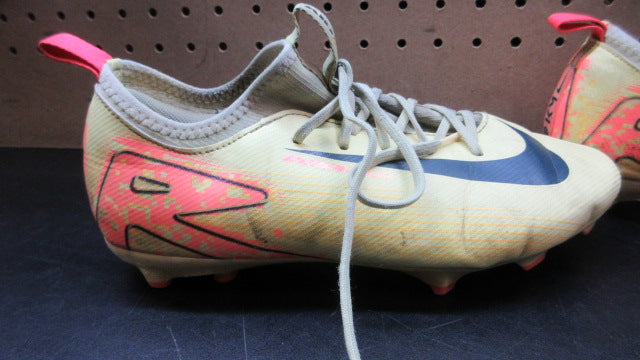 Load image into Gallery viewer, Used Nike Mercurial Vapor 16 Pro Kylian Mbappé Soccer Cleats - Size Youth 5.5
