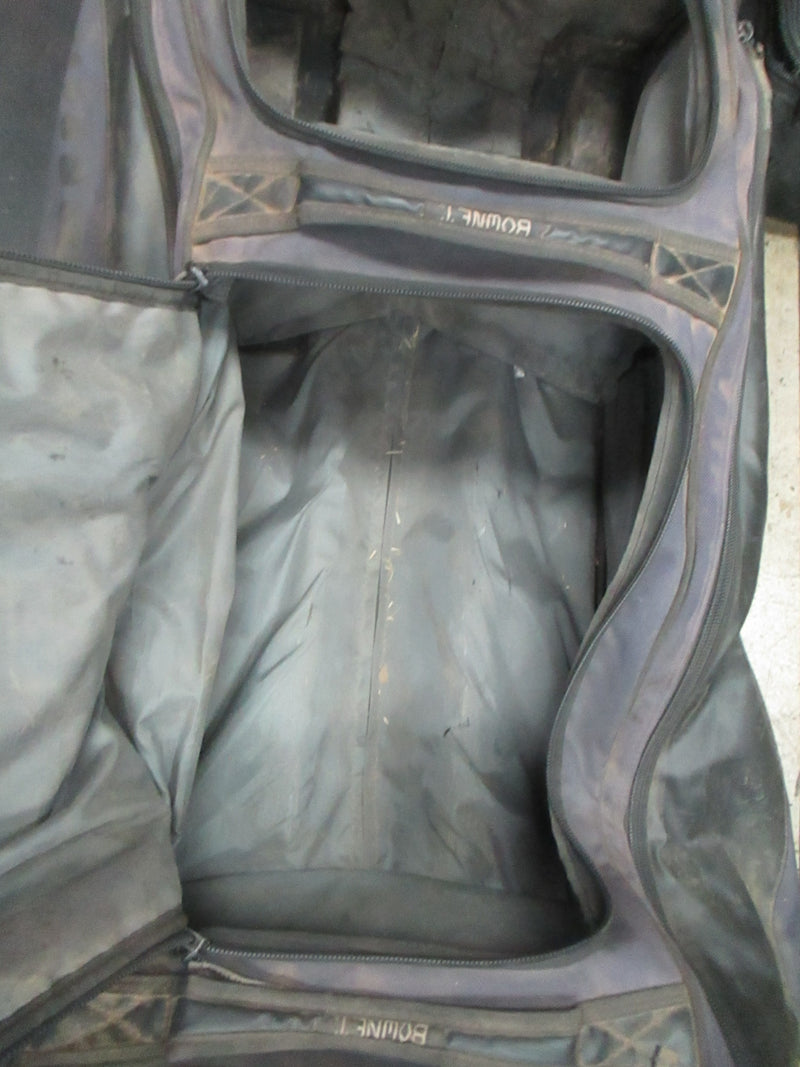 Load image into Gallery viewer, Used Bownet Commander Catchers Equipment Wheeled Bag - Has Wear
