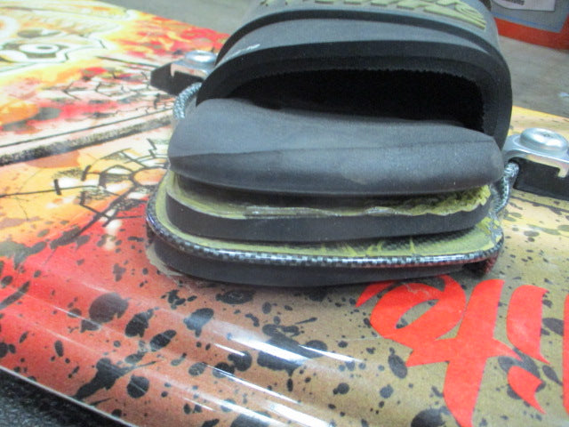 Load image into Gallery viewer, Used Scott Byerly Hyperlight 132cm Wakeboard W/ Scott Byerly Bindings
