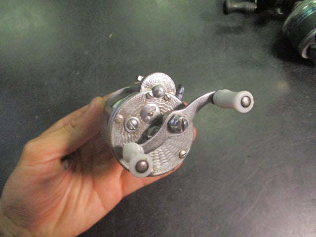 Load image into Gallery viewer, Vintage Pflueger Summit No. 1993L Hand Engraved Bait Casting Reel
