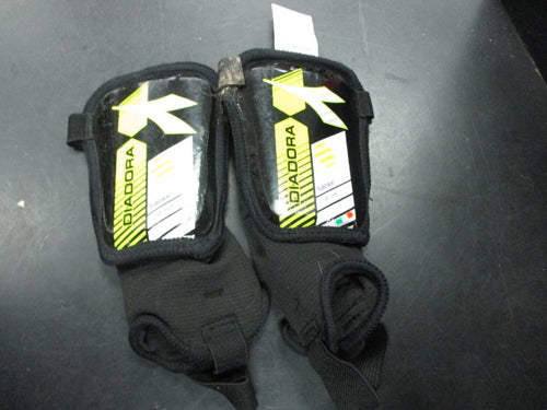 Used Diadora Size Peewee Socer Shin Guards