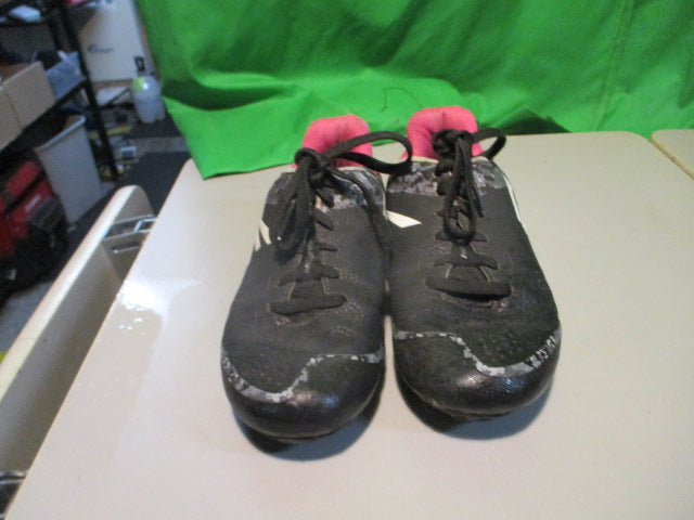 Load image into Gallery viewer, Used Easton Mako Size 3.5 Cleats
