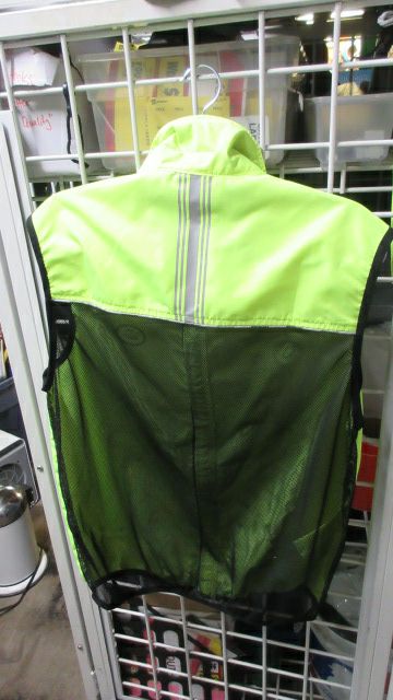 Load image into Gallery viewer, Used Performance Hi - His Neon Yellow Cycling Shirt Adult Size Large
