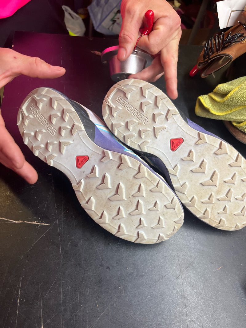 Load image into Gallery viewer, Used Salomon Size 5 Purple white and black Hiking shoes
