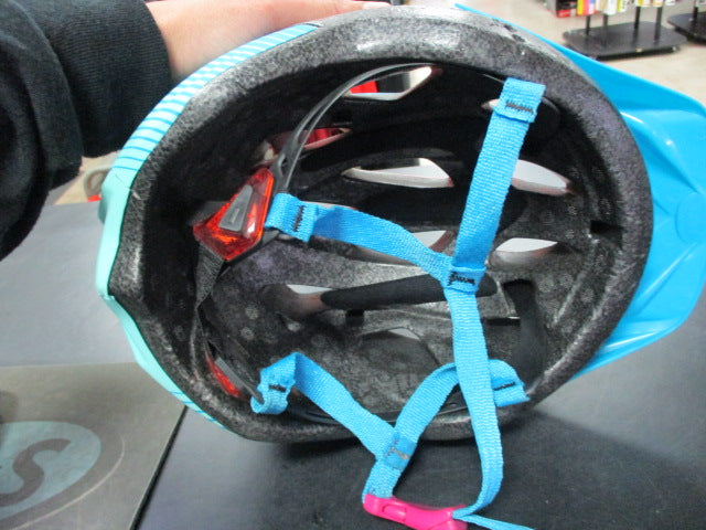 Load image into Gallery viewer, Used Bell Kids Bicycle Helmet (Has Cracked On Plastic in the Back)
