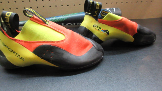 Load image into Gallery viewer, Used La Sportiva Maverink Climbing Shoe - Size 4.5
