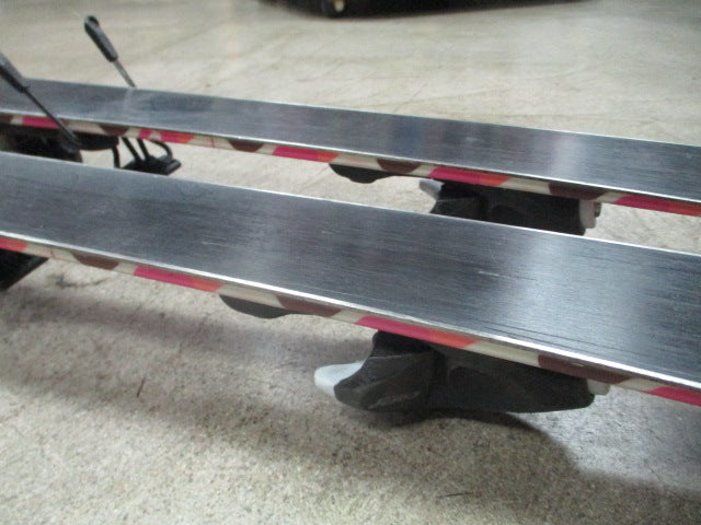 Load image into Gallery viewer, Used Roxy 110cm Junior Skis w/ Rossignol Comp J Bindings

