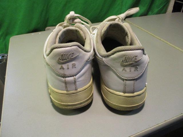 Load image into Gallery viewer, Used Nike Air Fore One Size 10.5 Sneakers
