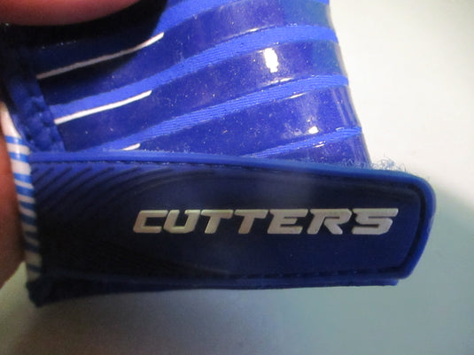 Used Cutters REV 3.0 Youth Medium Football Glove - LH