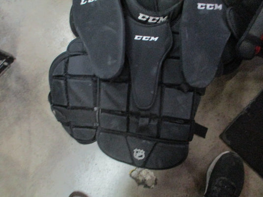 Used CCM CL500 NHL Adult Medium Goalie Pads Chest Protector with arm pads