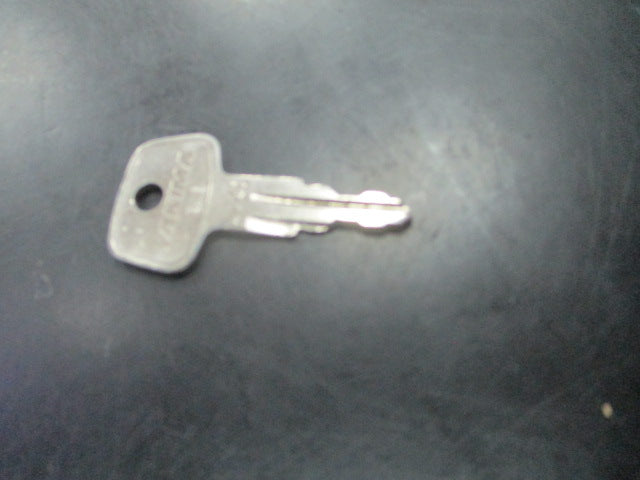 Load image into Gallery viewer, Used Yakima RidgeBack Tilt-Away Hitch 2 Bike Rack (Keys Behind Counter)
