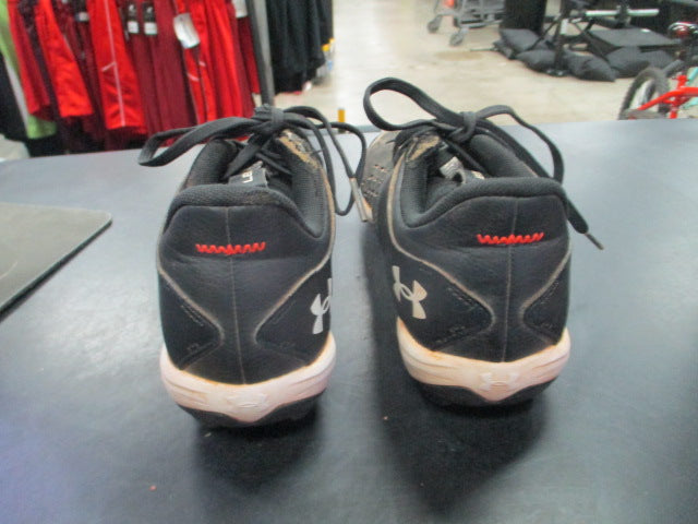 Load image into Gallery viewer, Used Under Armour Leadoff Baseball Cleats Size 5.5
