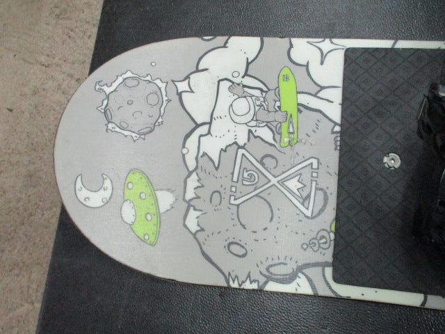 Load image into Gallery viewer, Used Burton LTR 125Cm Junior Snowboard W/ Burton Bindings
