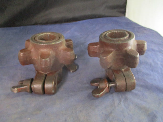 Load image into Gallery viewer, Used Vintage Weight Clamp Bar Collar Set (6.4lbs Total)
