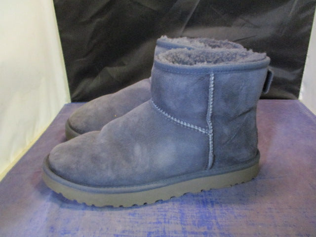 Load image into Gallery viewer, Used Ugg Classic Mini II Boots Adult Size 9
