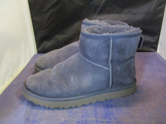 Used Ugg Classic Mini II Boots Adult Size 9