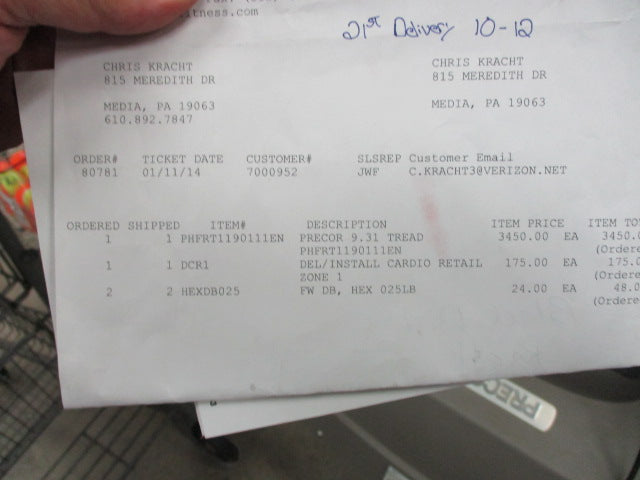 Load image into Gallery viewer, Used Precor 9.31 Treadmill
