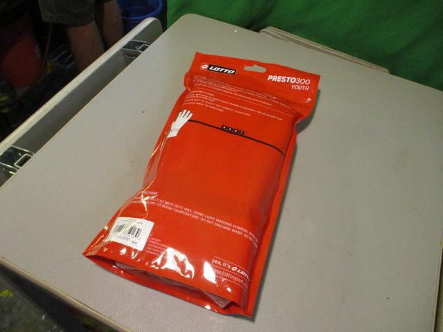 Load image into Gallery viewer, Lotto Presto 300 Youth Size 6 Goalie Gloves
