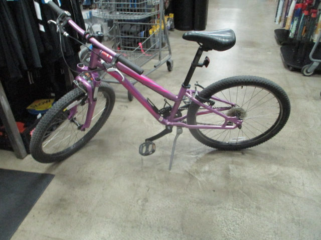 Load image into Gallery viewer, Used Specialized HotRock 24" 7 speed Purple Bicycle
