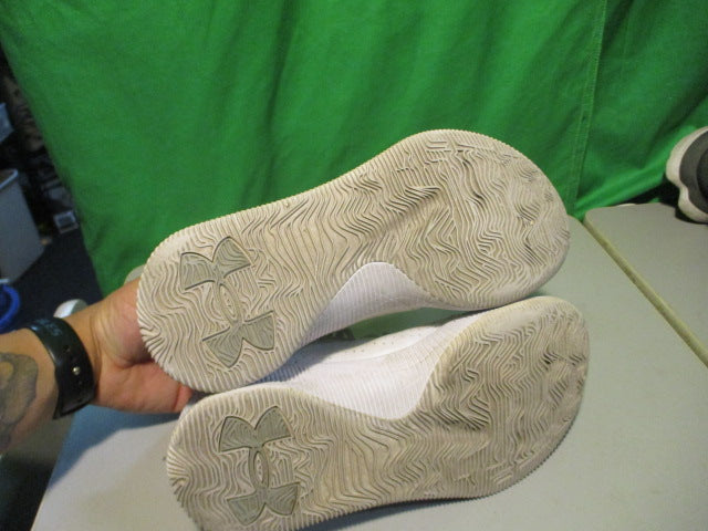 Load image into Gallery viewer, Used Under Armour Size 7.5 Basketball Shoes
