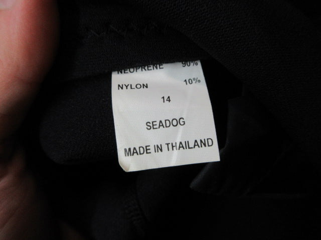 Load image into Gallery viewer, Used Seadog Sports Fiji Shorty Wetsuit - Size 14
