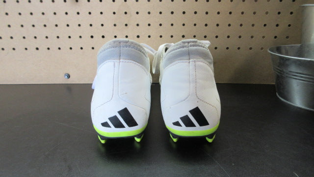 Load image into Gallery viewer, Used Adidas Predator Soccer Cleats - Size 10

