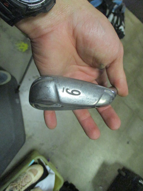 Used Wilson Staff D200 9 Iron RH