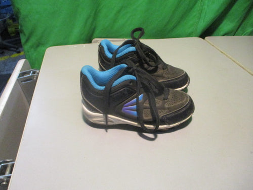 Used Easton 360 Youth Size 9 Baseball Shoes