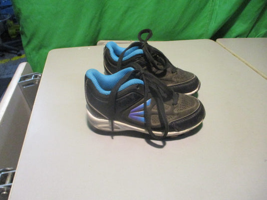 Used Easton 360 Youth Size 9 Baseball Shoes
