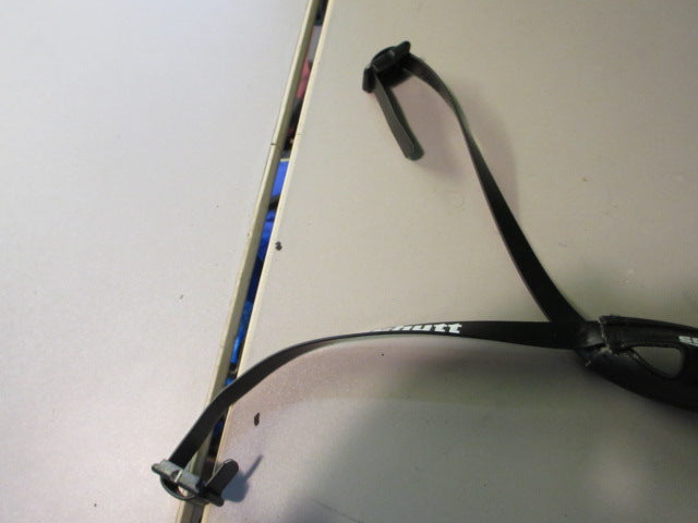 Load image into Gallery viewer, Used Schutt Youth Black Chin Strap
