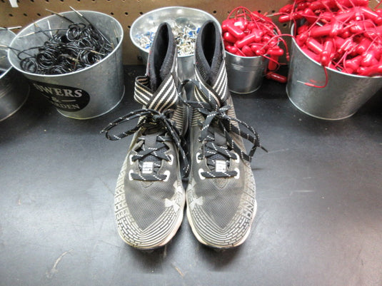 Used Under Armour Highlight Franchise Football Cleats - Size Youth 5