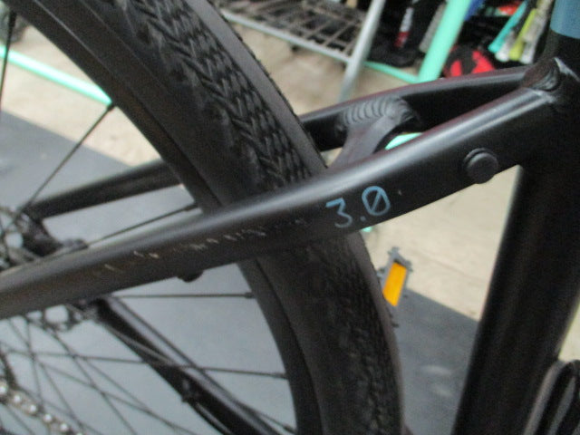 Load image into Gallery viewer, Used Specialized Sirrus X 3.0 700C 9 Speed Mountain Bike
