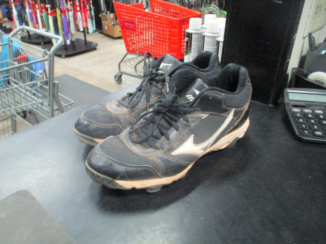 Load image into Gallery viewer, Used Mizuno Cleats in black size 11 (Wear On Cleats)
