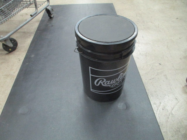 Load image into Gallery viewer, Used Rawlings C &amp; S 6 Gallon Ball Bucket w/ Padded Lid - Black
