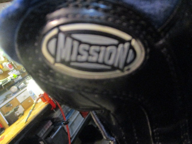 Load image into Gallery viewer, Used Mission Pure Fly Size 8 Hockey Skates (No Laces)
