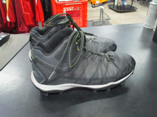 Used Riddell Size 4 Football Cleats
