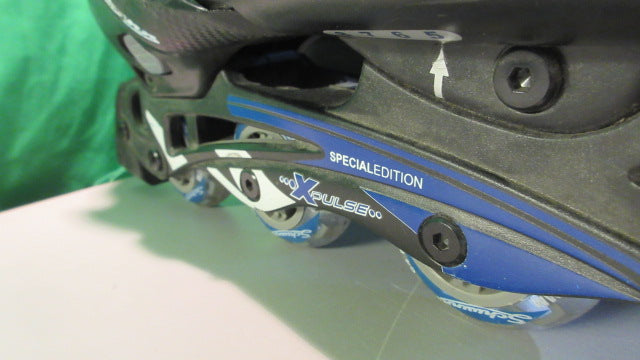 Load image into Gallery viewer, Used Schwinn Chanllege Series Size 5-8 In-Line Skates
