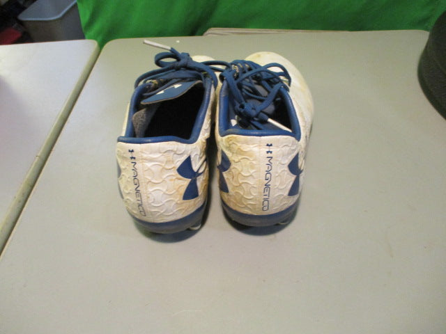 Load image into Gallery viewer, Used Under Armour Magnetico Soccer Shoes size 5

