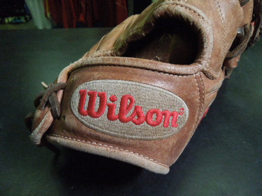 Used Wilson A200 1787 11.75" RHT Infield Glove