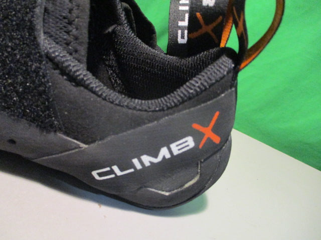 Load image into Gallery viewer, Used Climb X Rave Strap Size 4 Climbing Shoes
