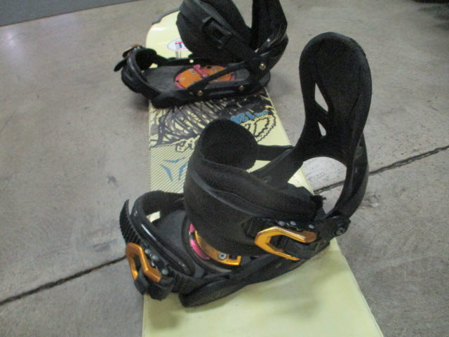 Load image into Gallery viewer, Used Atomic PIQ 120cm Snowboard w/ Atomic Bindings (Bindings Do Not Match)
