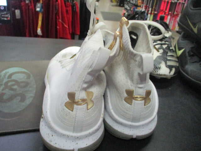 Load image into Gallery viewer, Used Seth Curry Size 6.5 basketball Shoes
