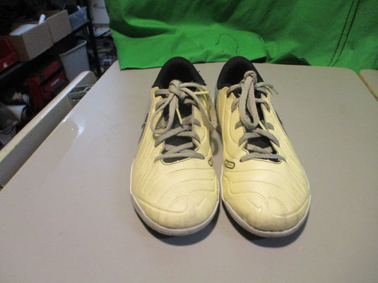 Used Nike Tiempo Legend 10 Academy Size Youth 4 Indoor Soccer Cleats
