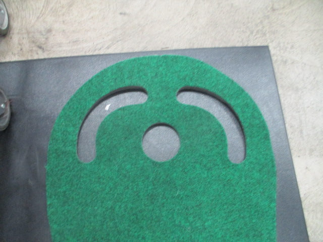 Load image into Gallery viewer, Used Grassroots Deluxe Par 1 Putt-A-Bout Putting Mat
