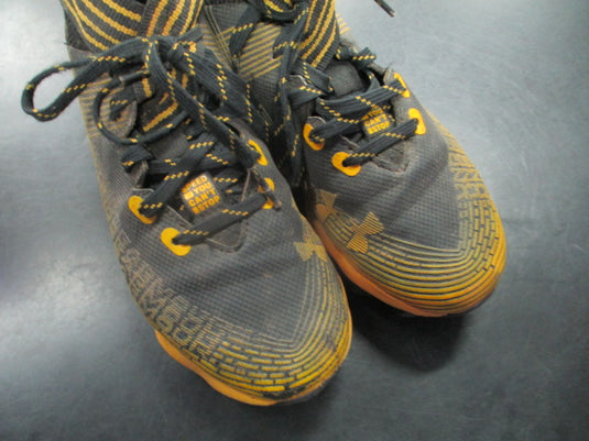 Used Under Armour Highlight Franchise Football Cleats Size 3Y
