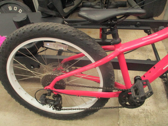 Load image into Gallery viewer, Used Trek Roscoe 8 Speed Fat Tire 24" Bike
