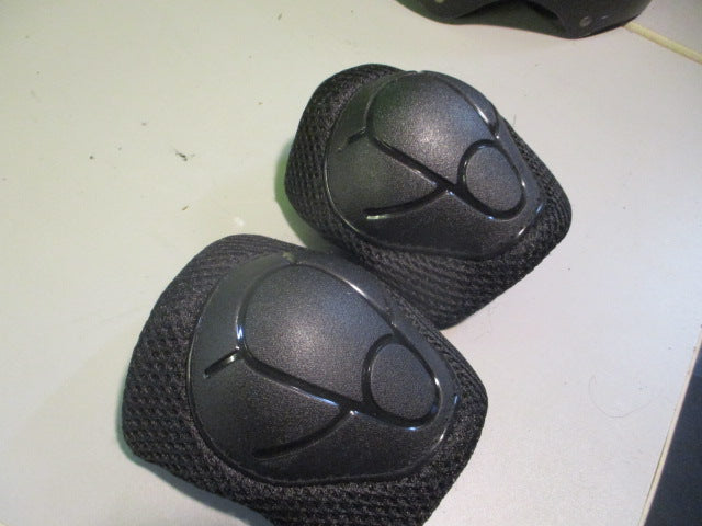 Load image into Gallery viewer, Used Youth Skating Elbow Pads
