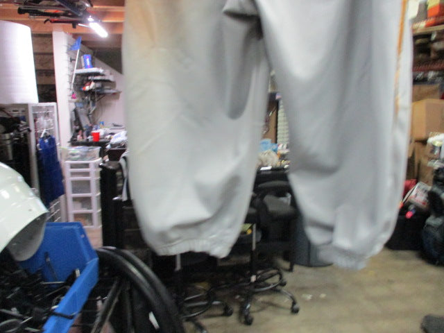 Load image into Gallery viewer, Used Champro Knicker Adult Medium Baseball Pants
