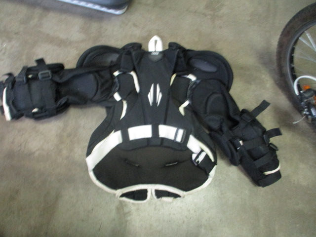 Load image into Gallery viewer, Used Bauer S170 Goalie Chest Protector Size Junior Large
