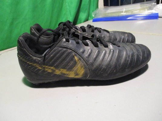 Used Nike Tiempo Size Youth 5 Soccer Cleats